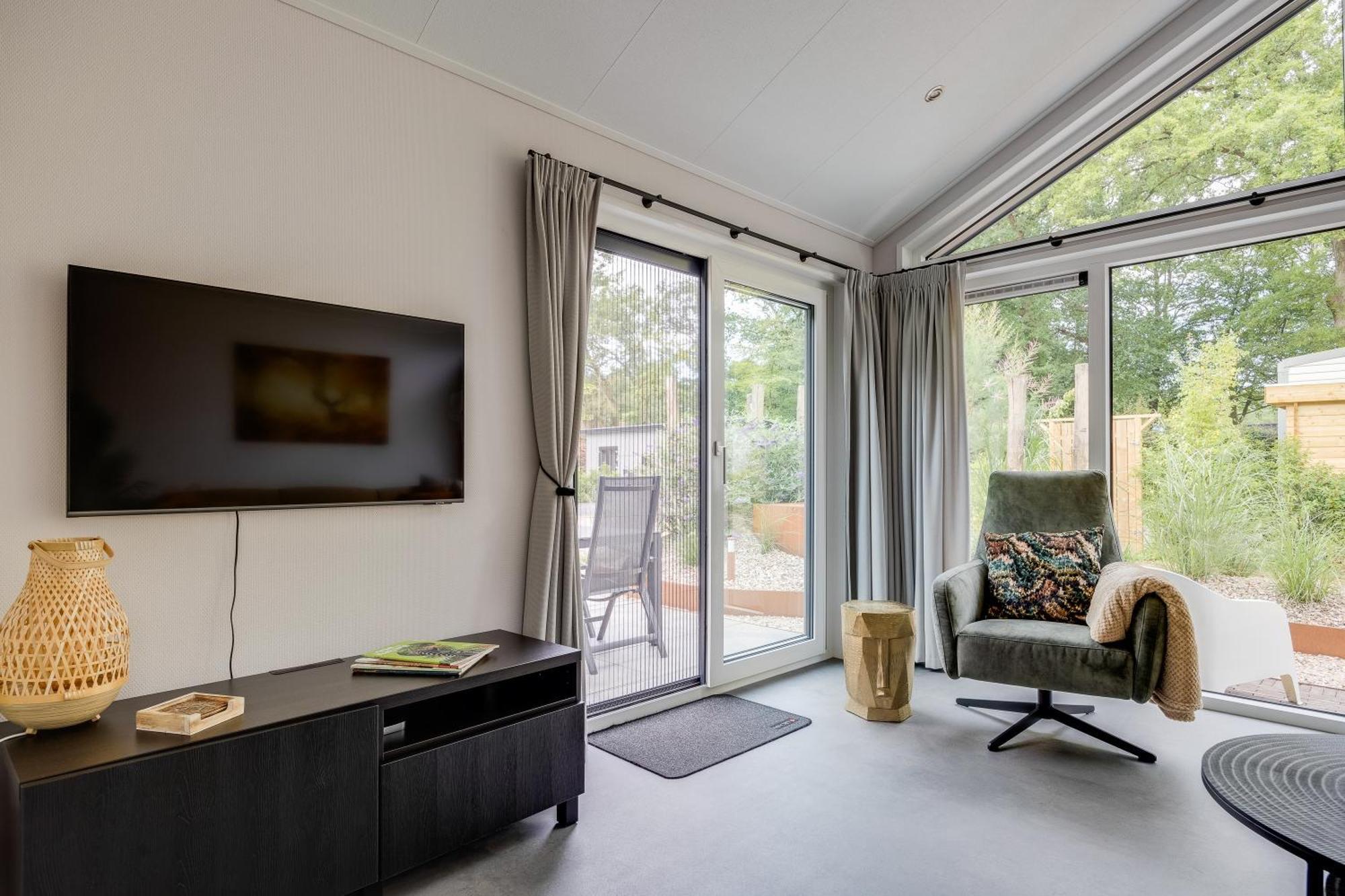 Modern Ingericht Chalet Op Groen Park Op De Veluwe Epe Bagian luar foto