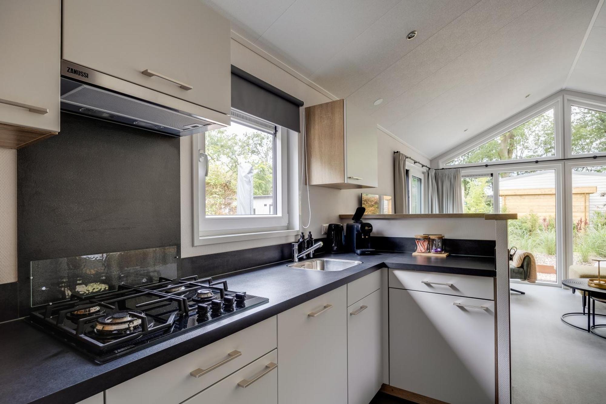 Modern Ingericht Chalet Op Groen Park Op De Veluwe Epe Bagian luar foto