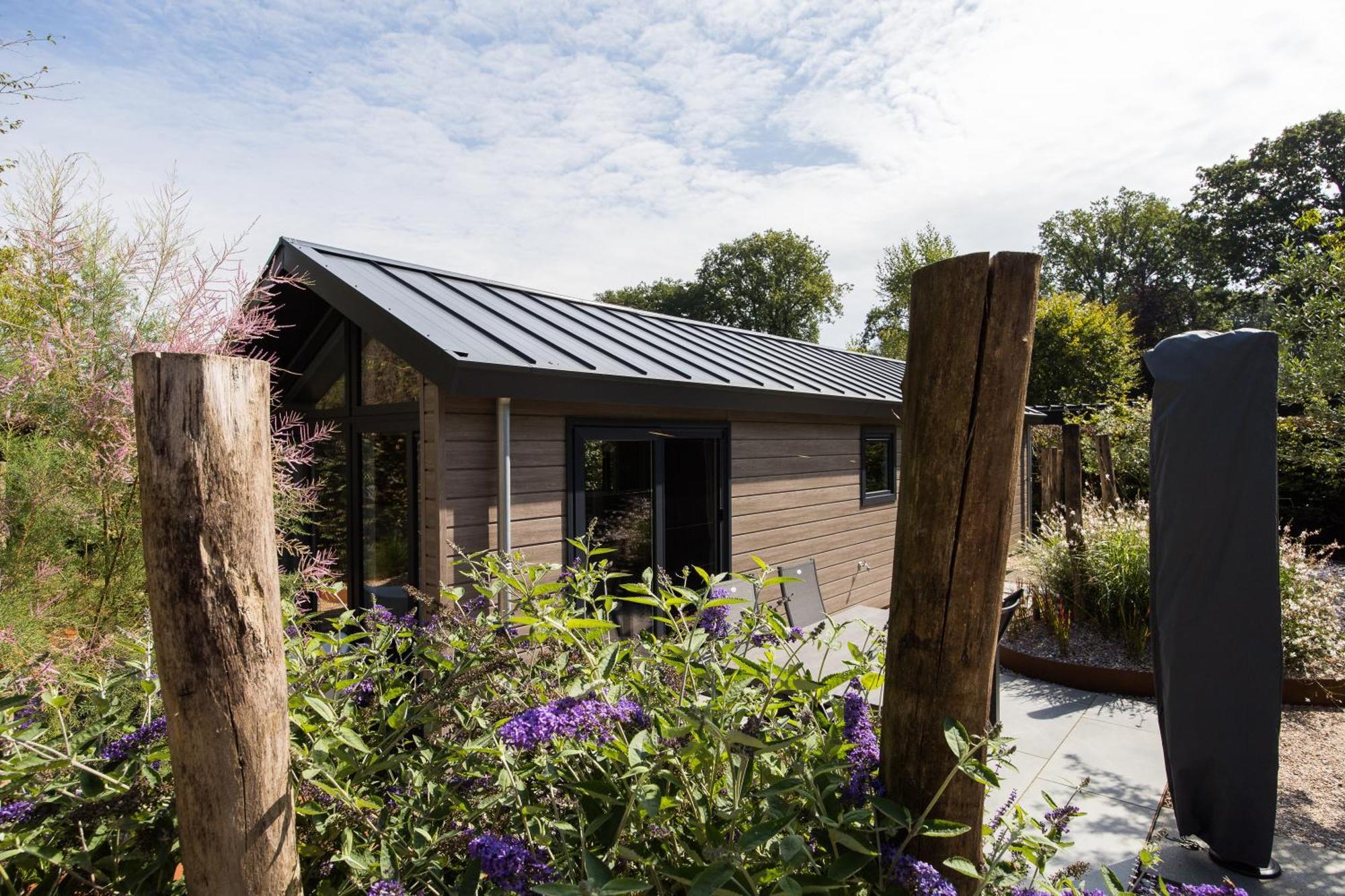 Modern Ingericht Chalet Op Groen Park Op De Veluwe Epe Bagian luar foto