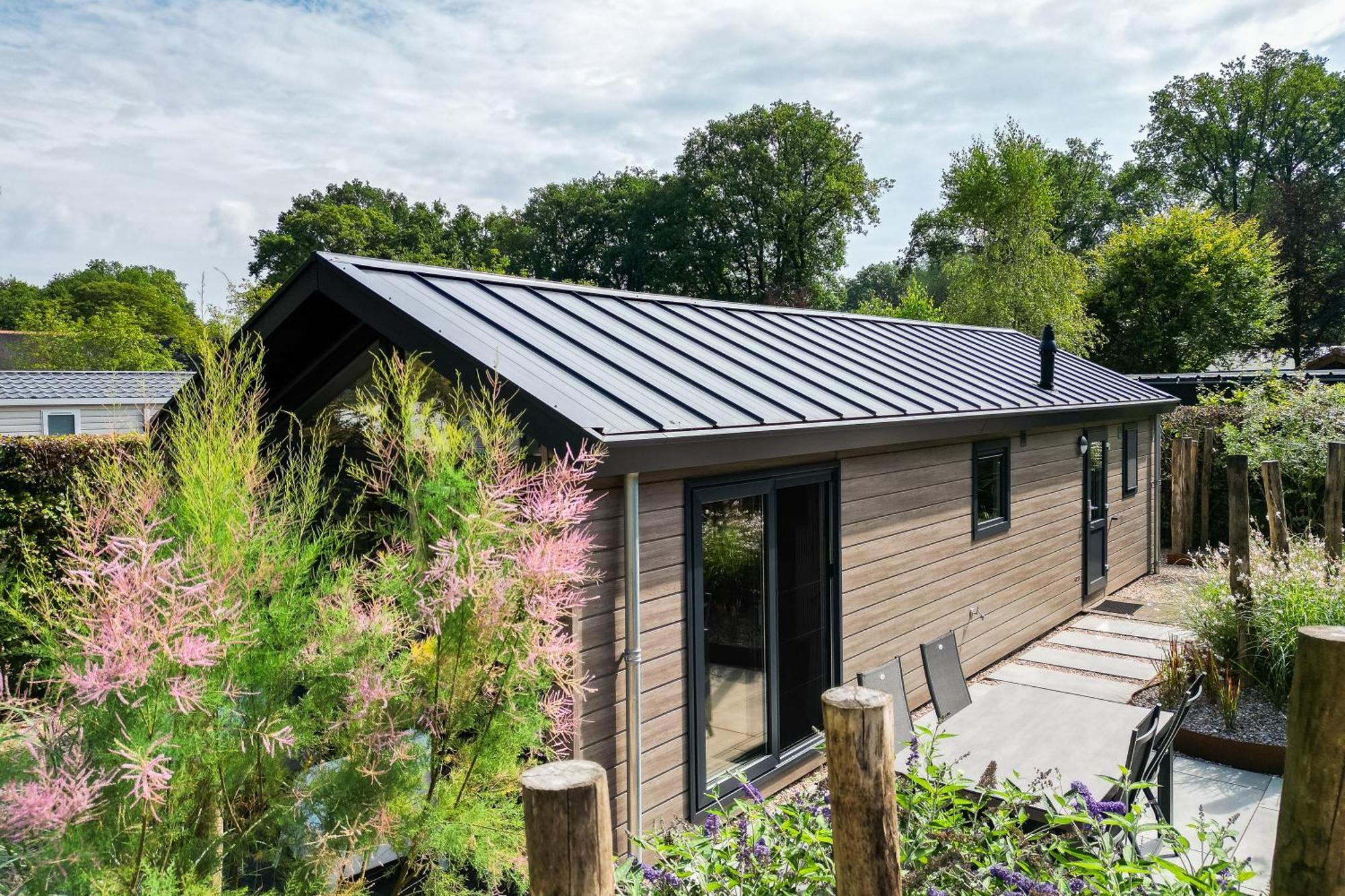 Modern Ingericht Chalet Op Groen Park Op De Veluwe Epe Bagian luar foto